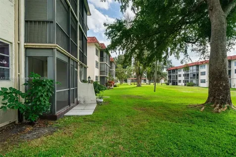 8901 S Hollybrook Boulevard Pembroke Pines FL 33025