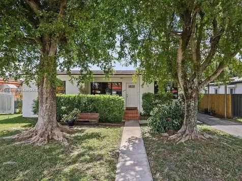 3040 SW 11th Street Miami FL 33135