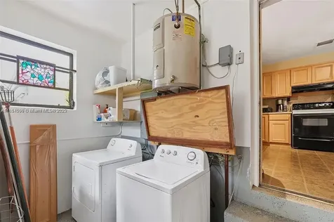 3040 SW 11th Street Miami FL 33135