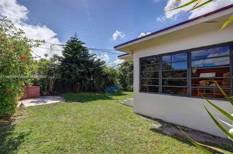 3040 SW 11th Street Miami FL 33135