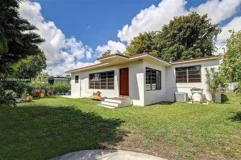 3040 SW 11th Street Miami FL 33135