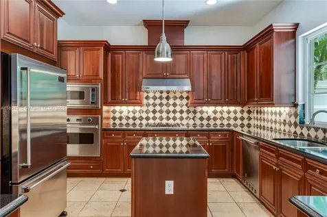 10155 SW 75th Place Pinecrest FL 33156