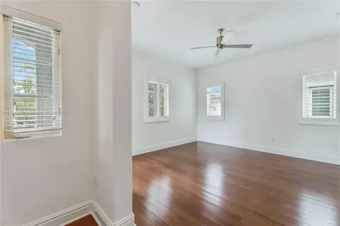 10155 SW 75th Place Pinecrest FL 33156