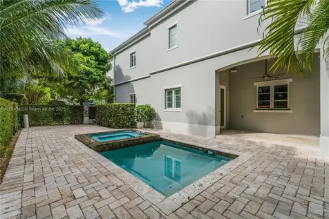 10155 SW 75th Place Pinecrest FL 33156