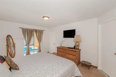 692 NW 125th Court Miami FL 33182