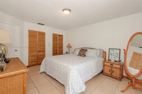 692 NW 125th Court Miami FL 33182