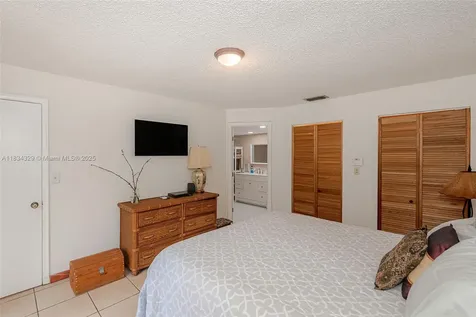 692 NW 125th Court Miami FL 33182