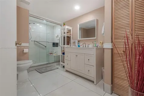 692 NW 125th Court Miami FL 33182