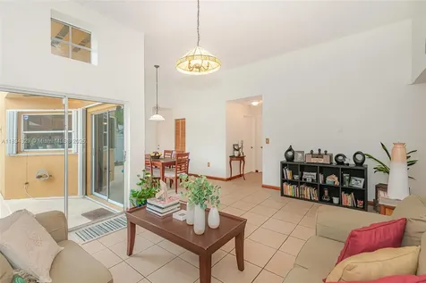 692 NW 125th Court Miami FL 33182