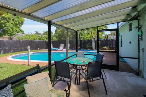 960 SW 83rd Avenue North Lauderdale FL 33068