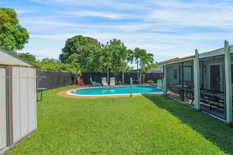 960 SW 83rd Avenue North Lauderdale FL 33068