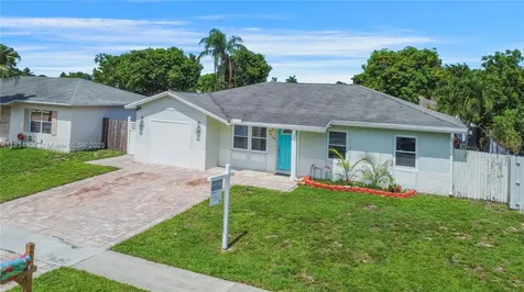 960 SW 83rd Avenue North Lauderdale FL 33068