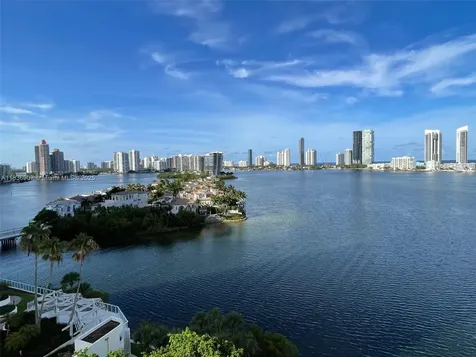 3000 Island Boulevard Aventura FL 33160