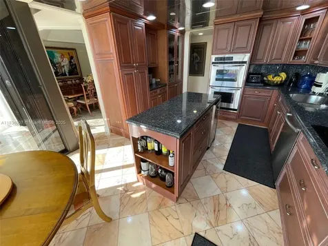 3000 Island Boulevard Aventura FL 33160