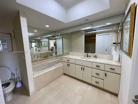 3000 Island Boulevard Aventura FL 33160