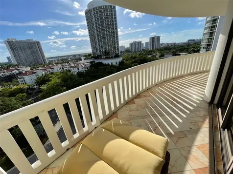 3000 Island Boulevard Aventura FL 33160