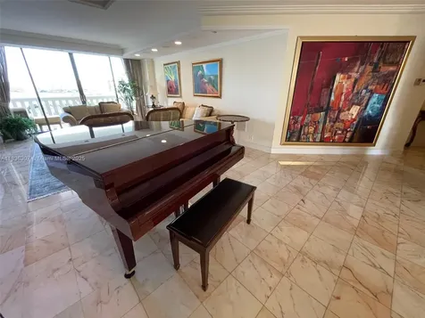3000 Island Boulevard Aventura FL 33160