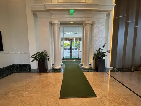 3000 Island Boulevard Aventura FL 33160