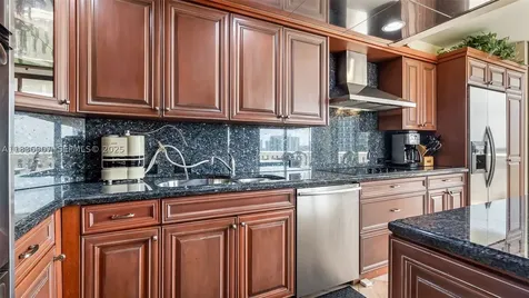 3000 Island Boulevard Aventura FL 33160