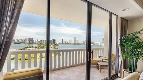 3000 Island Boulevard Aventura FL 33160