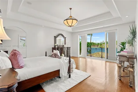 66 S Hibiscus Drive Miami Beach FL 33139