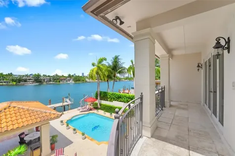66 S Hibiscus Drive Miami Beach FL 33139
