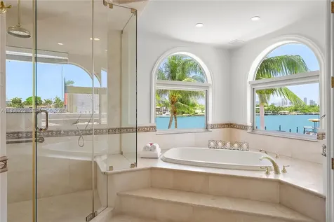 66 S Hibiscus Drive Miami Beach FL 33139