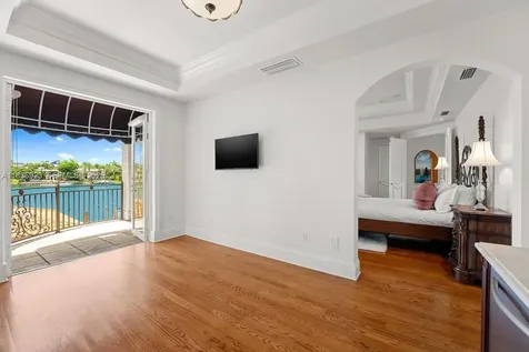 66 S Hibiscus Drive Miami Beach FL 33139