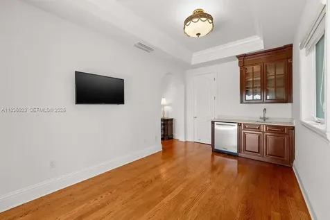 66 S Hibiscus Drive Miami Beach FL 33139