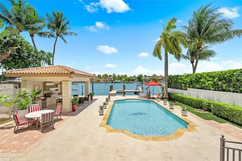 66 S Hibiscus Drive Miami Beach FL 33139