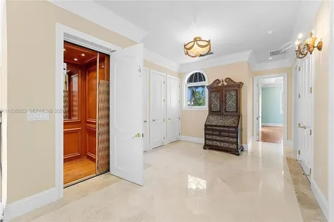 66 S Hibiscus Drive Miami Beach FL 33139
