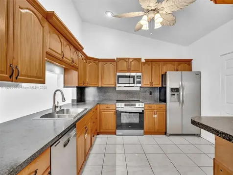 5201 SW 31st Avenue Dania Beach FL 33312