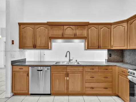 5201 SW 31st Avenue Dania Beach FL 33312