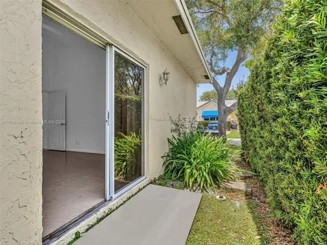 5201 SW 31st Avenue Dania Beach FL 33312