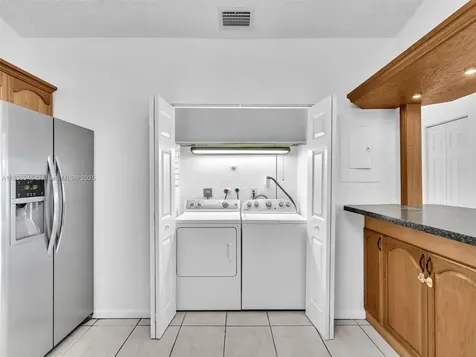 5201 SW 31st Avenue Dania Beach FL 33312