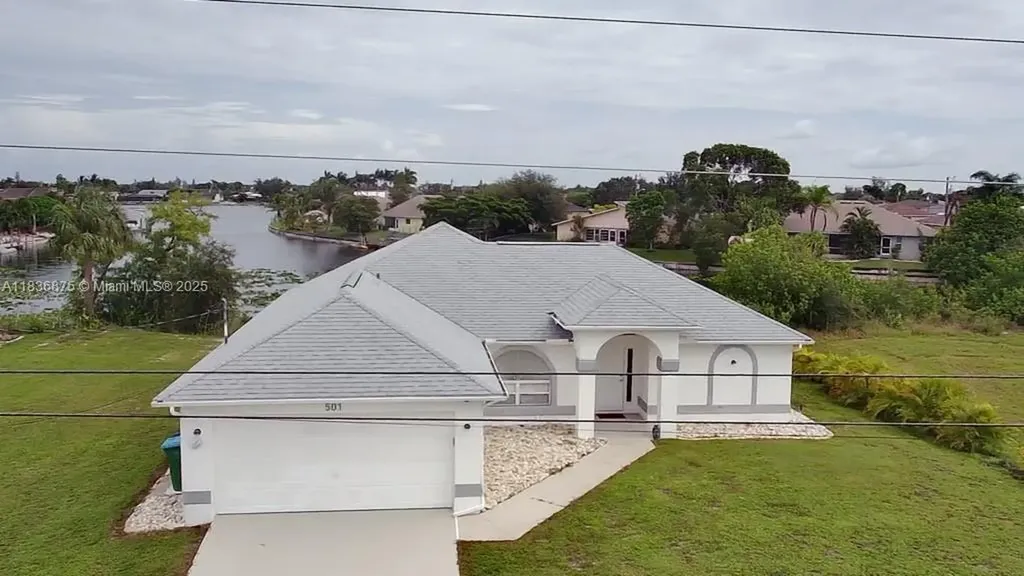 501 SE 7th Street Cape Coral FL 33990