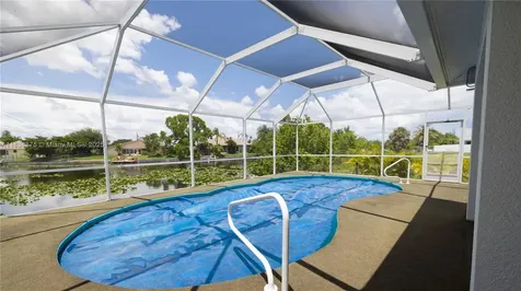 501 SE 7th Street Cape Coral FL 33990