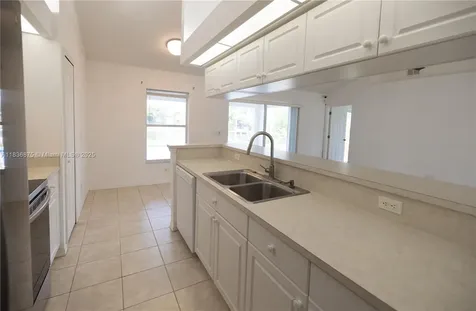 501 SE 7th Street Cape Coral FL 33990
