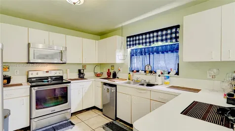 8740 SW 214th Terrace Cutler Bay FL 33189