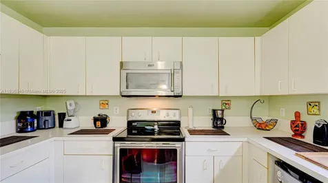 8740 SW 214th Terrace Cutler Bay FL 33189