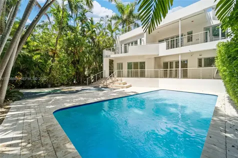 5625 N Bay Road Miami Beach FL 33140