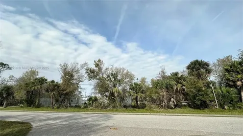 12501 Harlow Avenue Port Charlotte FL 33953