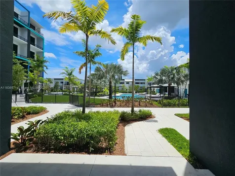 4400 Sunrise Boulevard Plantation FL 33317