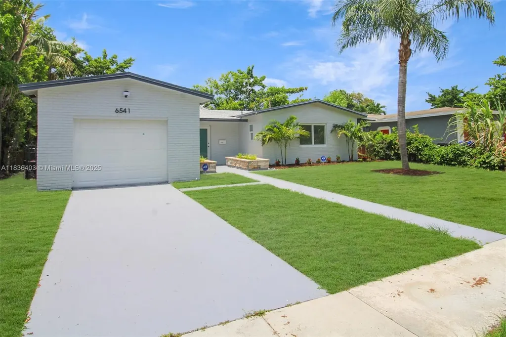 6541 SW 8th Street North Lauderdale FL 33068