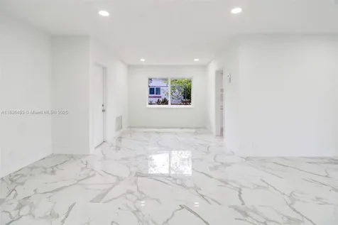 6541 SW 8th Street North Lauderdale FL 33068