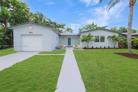 6541 SW 8th Street North Lauderdale FL 33068