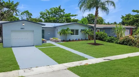 6541 SW 8th Street North Lauderdale FL 33068