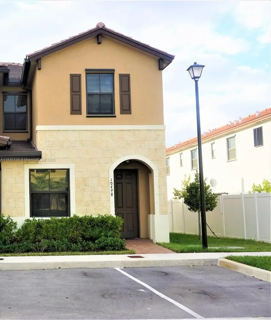 10498 W 33rd Way Hialeah FL 33018