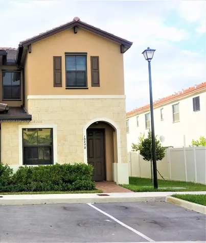 10498 W 33rd Way Hialeah FL 33018