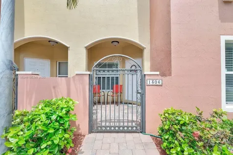 2851 W Prospect Road Tamarac FL 33309